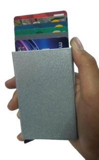 Gümüş gri Otomatik Mekanizmalı Alüminyum Kredi Kartlık RFID Koruma 